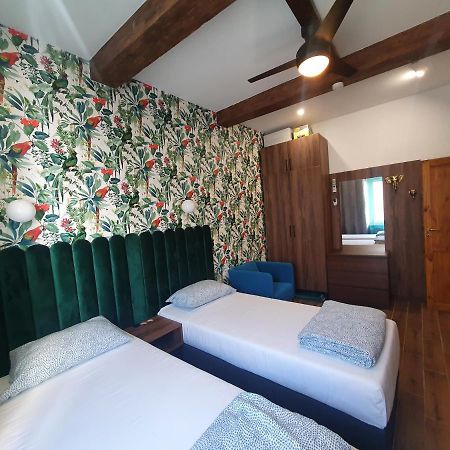 Luxurio Rooms With Baths Livorno Luaran gambar