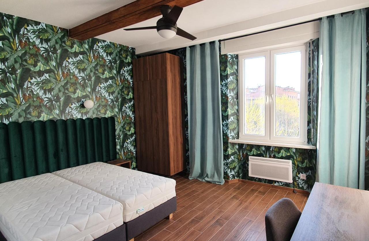 Luxurio Rooms With Baths Livorno Luaran gambar