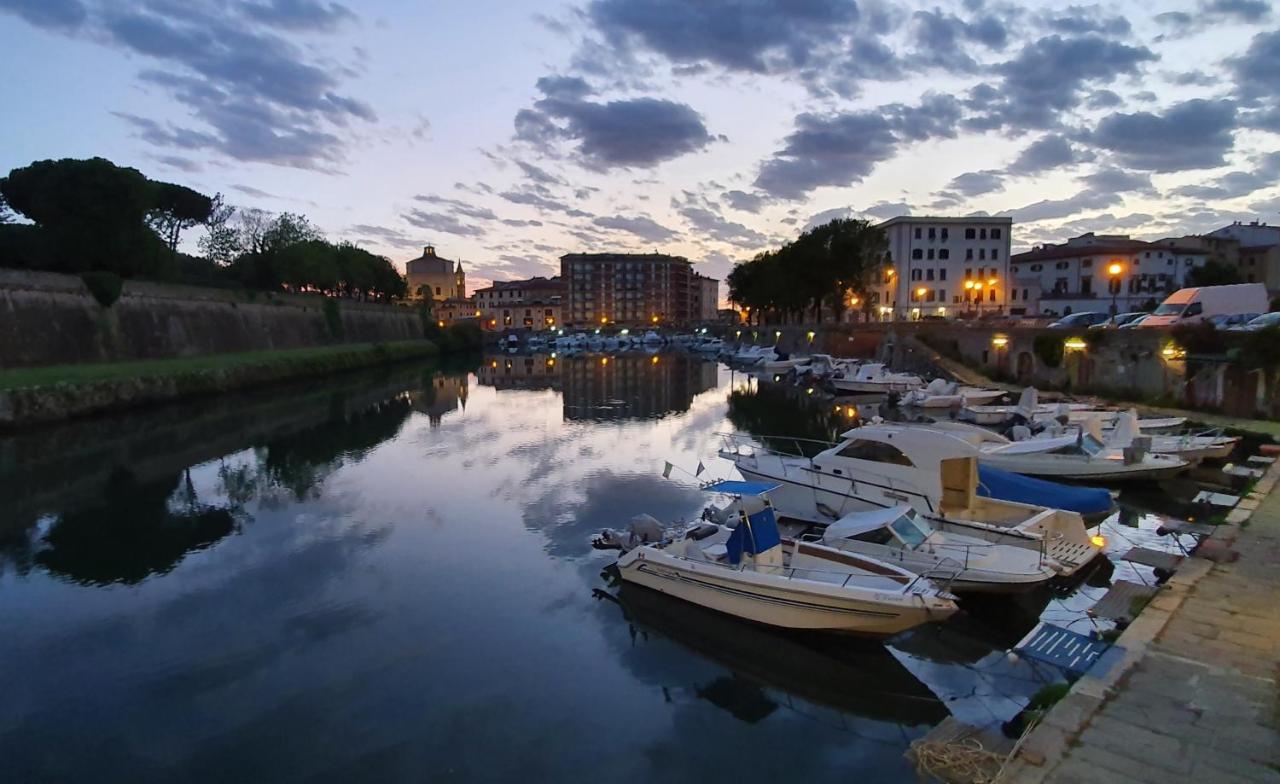 Luxurio Rooms With Baths Livorno Luaran gambar